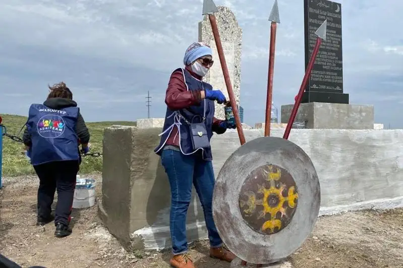 Памятник Шерубай-батыру отреставрировали в Абайском районе Карагандинской области