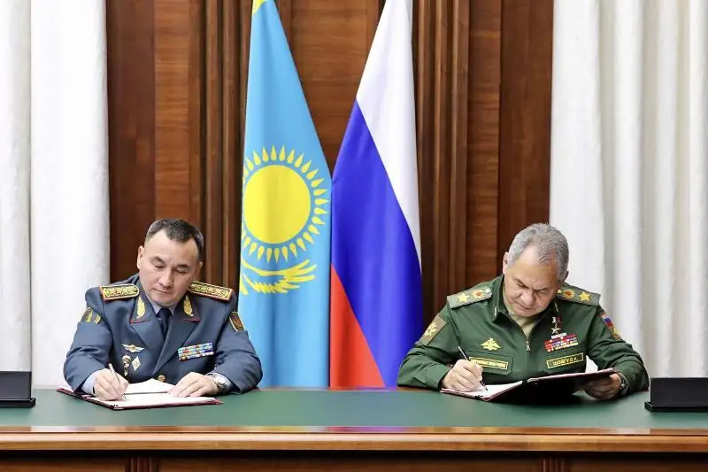 Министры обороны Казахстана и России утвердили новую программу стратегического партнерства