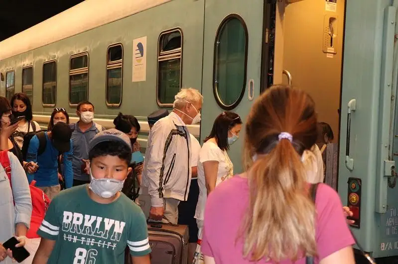 71-летний пассажир поезда перепутал станции и сошел в Таразе вместо Шымкента