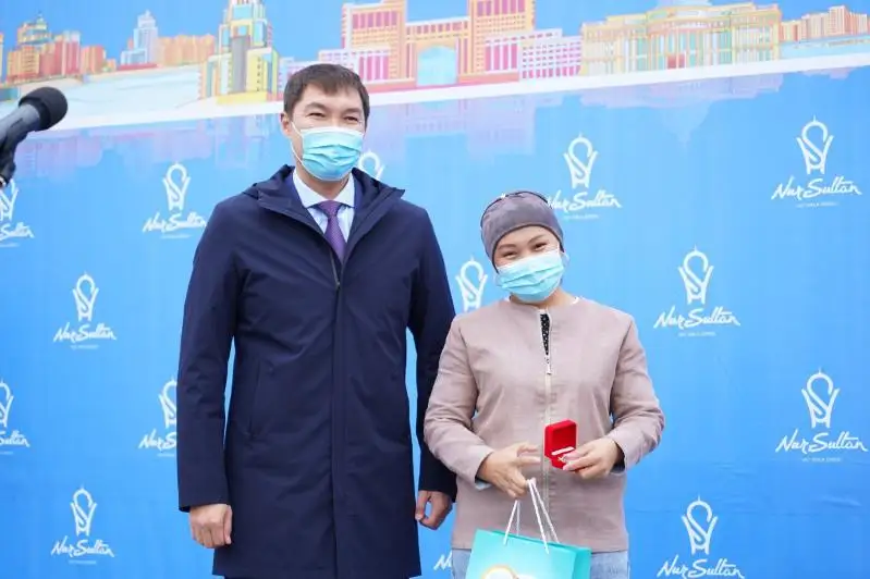 Учителя, пожарные, медики и соцработники получили квартиры в Нур-Султане