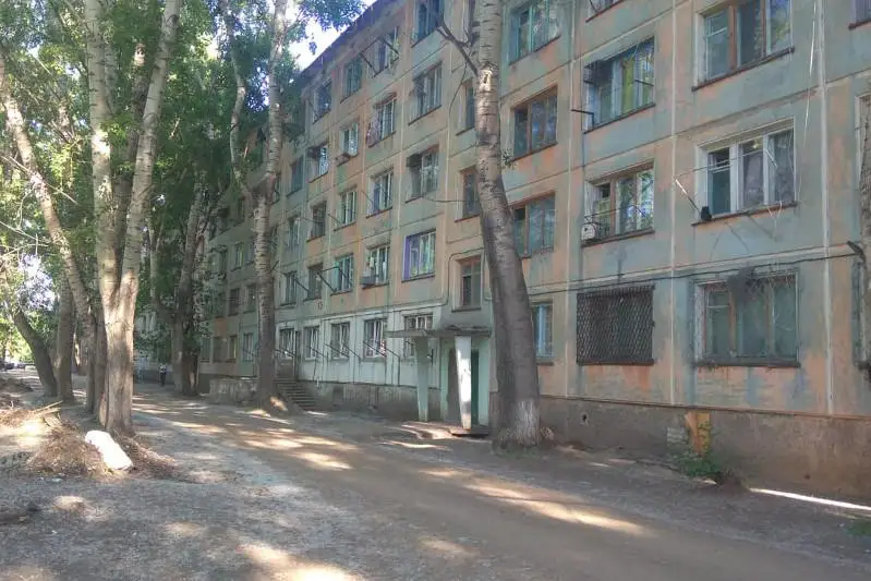 Оставшаяся без присмотра малышка выпала из окна в ВКО