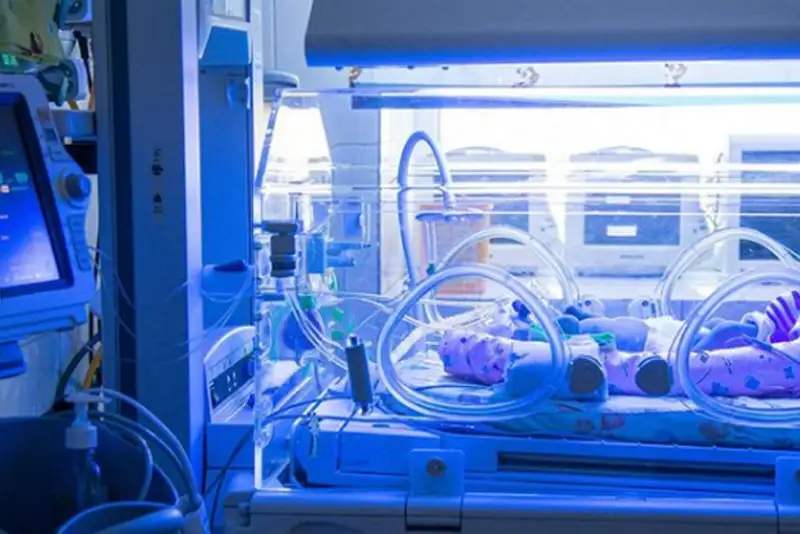 Современный аппарат для реанимации младенцев подарили Карагандинскому центру перинатологии