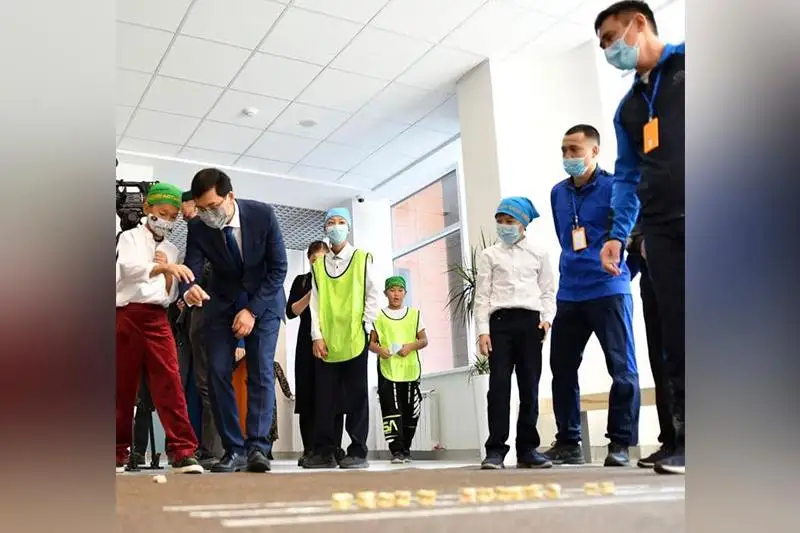 Dene shynyqtyrý muǵalimderine sektsııa jumystary úshin qosymsha aqy tólenetin boldy