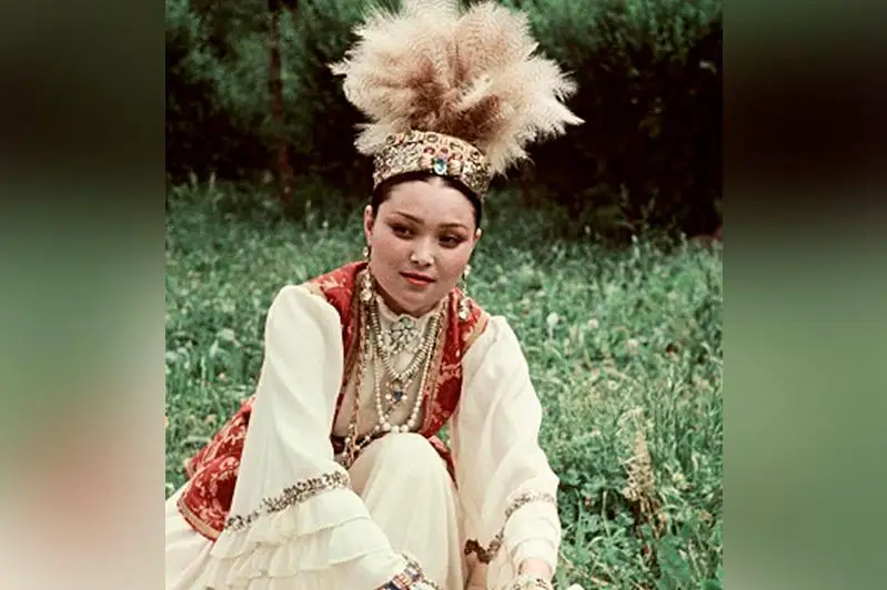 Almatyda Roza Baǵlanovaǵa eskertkish qoıylady