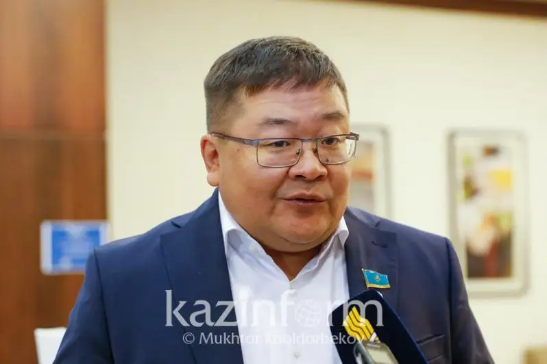 Айдос Сарым: В Послании Президента отражены основные социально-экономические и политические инициативы