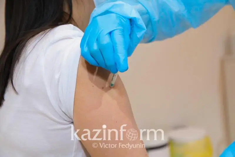 Коронавирус в Алматы: за день провакцинировано почти две тысячи человек