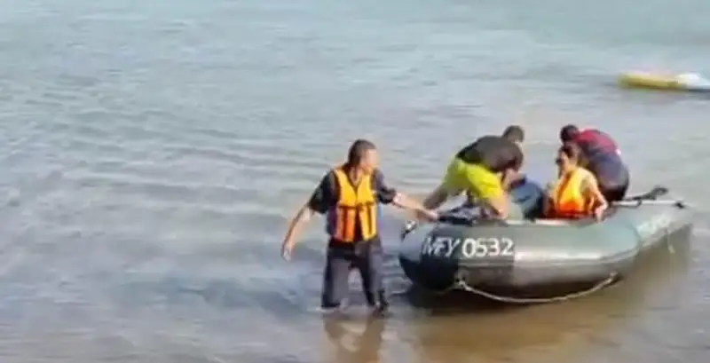 Девушку на сапборде унесло в море в Актау