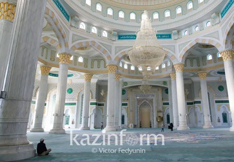 Atyraý oblysynda meshitterde juma namazyn oqýǵa shekteý qoıyldy