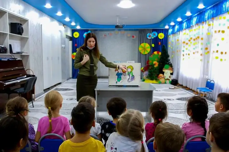 Уроки безопасности для воспитанников детских садов проводят спасатели ВКО