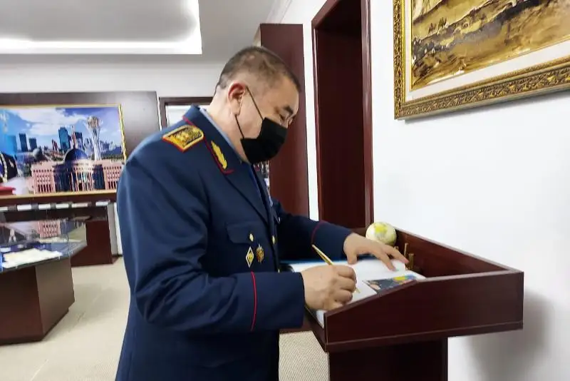 Ýchaskelik polıtseıge bir-bir ardager-kómekshiden bekitý usynyldy: Turǵymbaevtyń óńirlerge saparynan