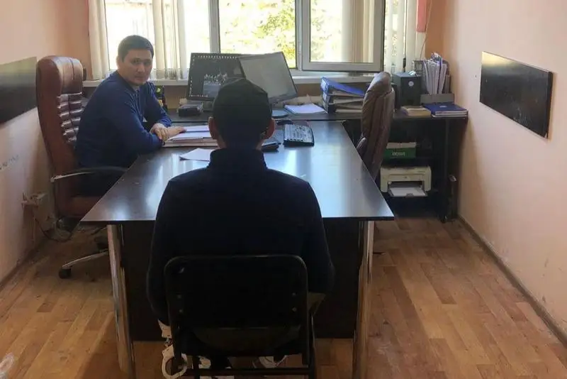 Almaty oblysynda satýshy dúkende janjal shyǵarǵan klıentti óltirdi