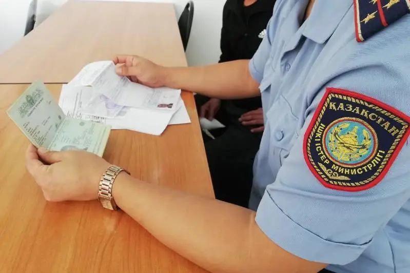 Двух женщин выдворили из страны в Павлодарской области