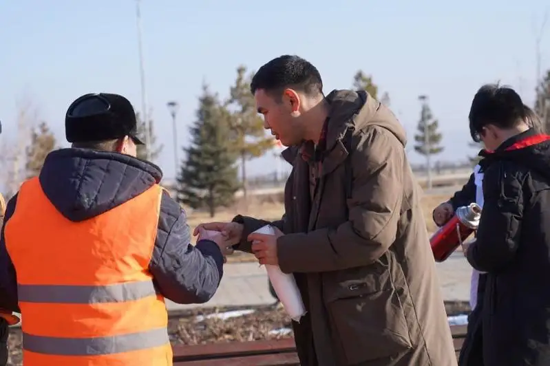 Благотворительная акция для работников коммунальных служб прошла в Алматинской области