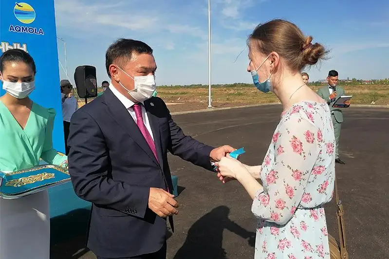 В преддверии Дня Конституции 200 акмолинских семей получили жилье