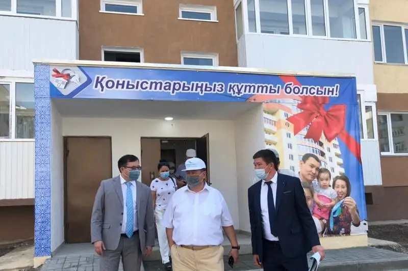 Сенатор Султан Дюсембинов: Необходимо уделять особое внимание проведению вакцинации в регионах