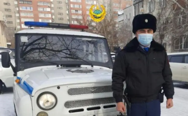 Cemeıde polıtseı kópirden sekirmek bolǵan jasóspirimdi qutqardy