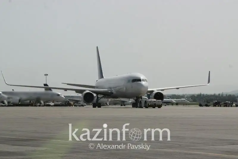 Фейк: аэропорт Алматы не принимает самолеты