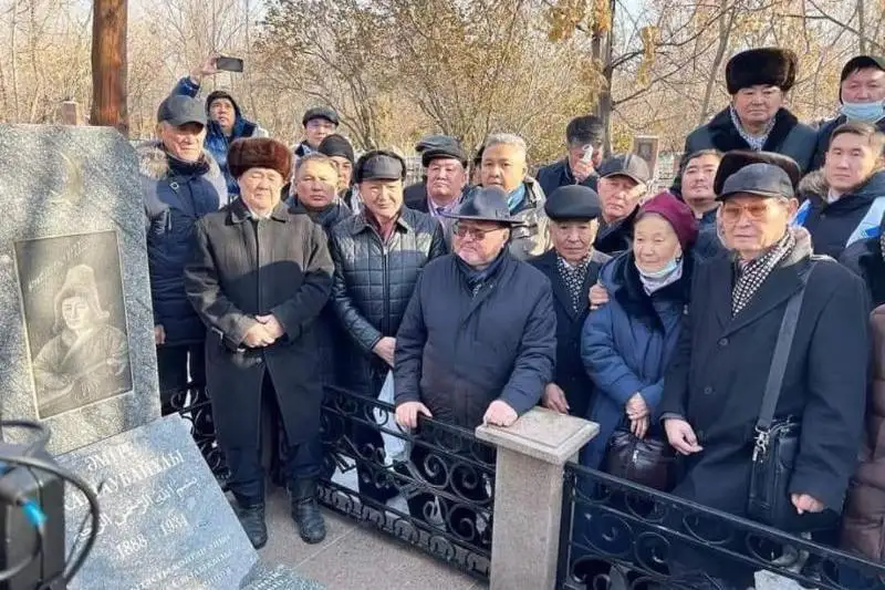 Ámire Qashaýbaevtyń zıraty jańartyldy