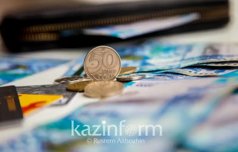 Поднять зарплату всех работников столичных школ и детсадов просит профсоюз