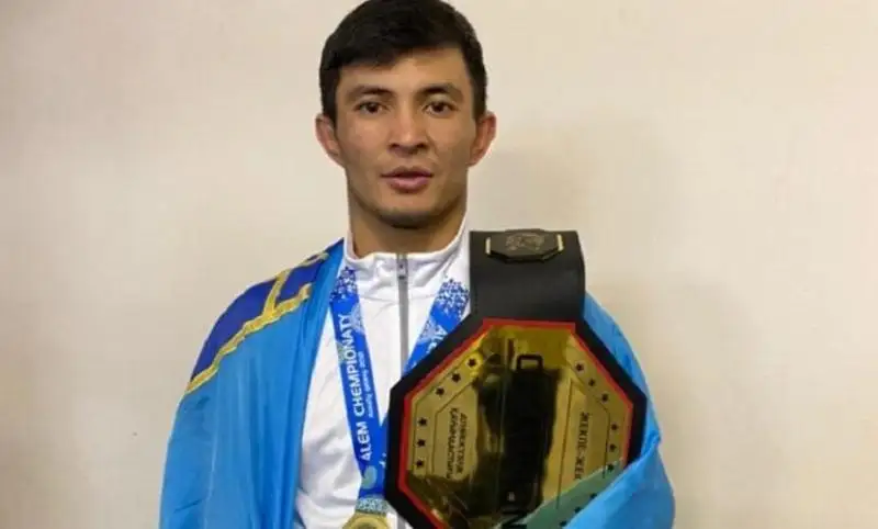 Водитель из пожарной части ВКО стал чемпионом мира по жекпе-жек