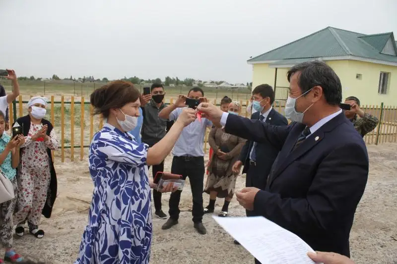 50 многодетных семей получили жилье в Туркестанской области