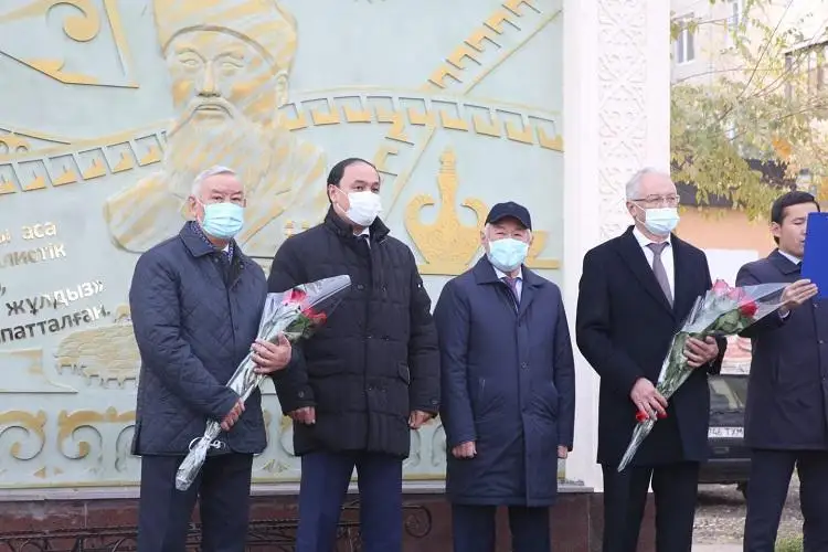 Именем степного академика Жазылбека Куанышбаева назвали улицу в Таразе