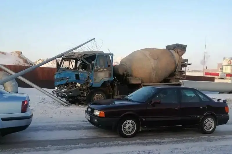 Водитель большегруза спровоцировал массовое ДТП в Петропавловске
