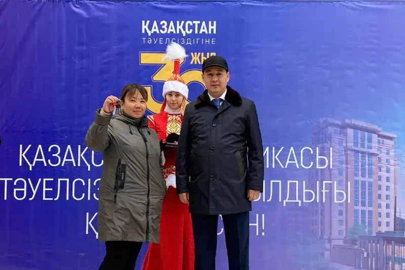 В Актау многодетные семьи получили жилье