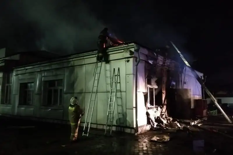 Разлитое масло стало вероятной причиной пожара на вокзале в Макинске