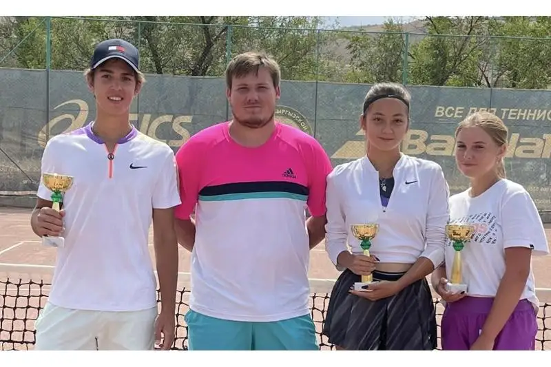 Теннисный турнир в Бишкеке завершился триумфом казахстанцев