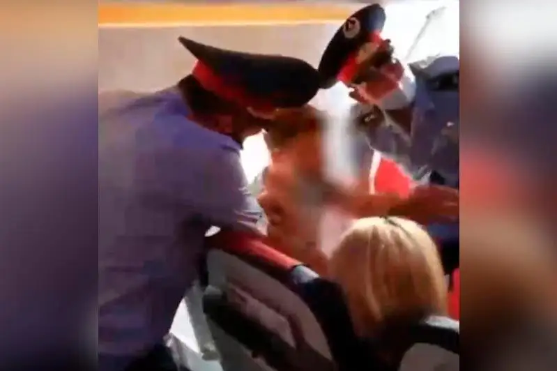 Алматы - Нұр-Сұлтан рейсінің ұшағында жолаушы жанжал шығарды
