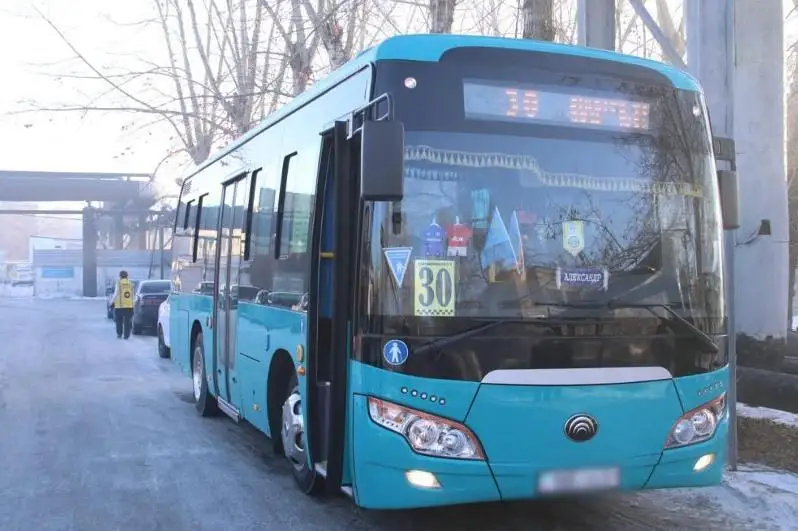 Несколько способов оплаты проезда в автобусах ввели в Караганде