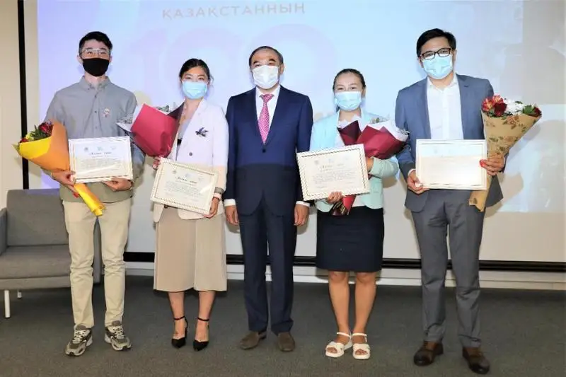 Финалистов проекта «100 новых лиц Казахстана» наградили в Алматы