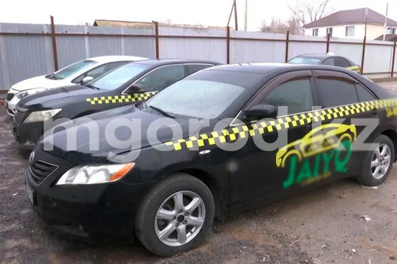 Чиновники пересели на такси в ЗКО