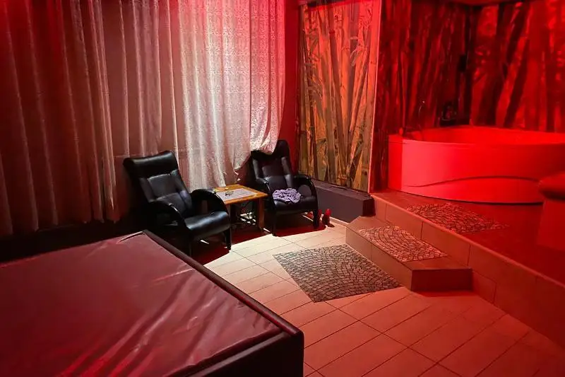 Салоны с боди-массажем работали в карантин в Нур-Султане