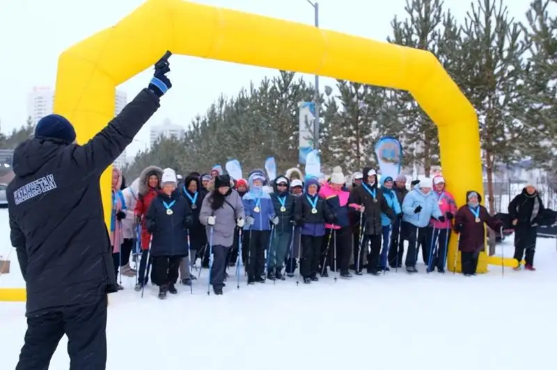 В Нур-Султане прошел фестиваль скандинавской ходьбы
