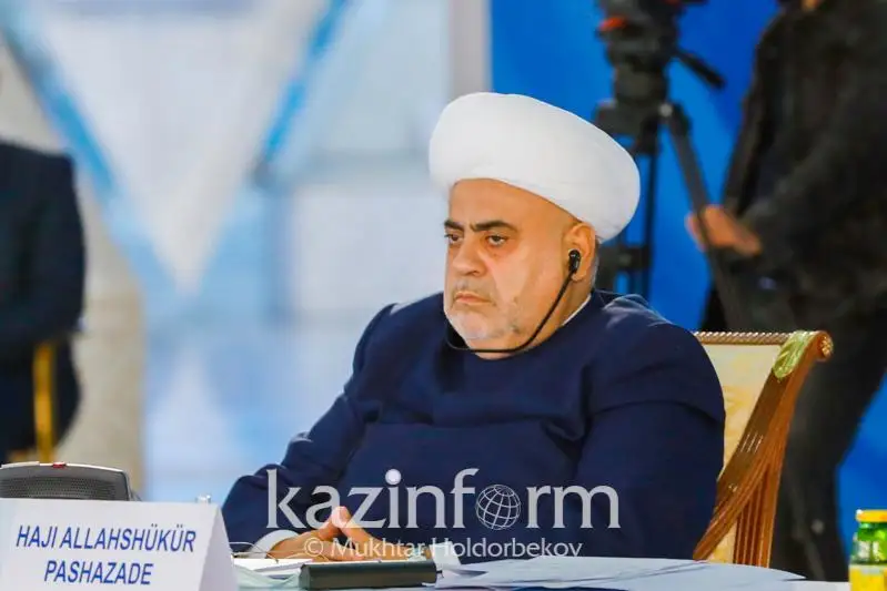 Pashazade: Elbasy usynǵan dinder arasyndaǵy dıalog áli mańyzdy