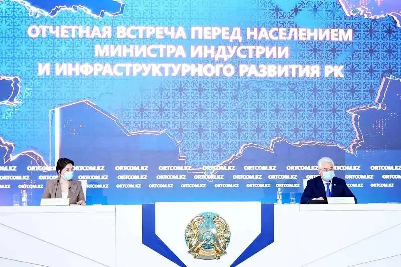 Половина вагонного парка требует замены - глава МИИР