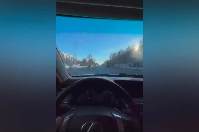 В Павлодаре житель столицы снимал видео за рулем