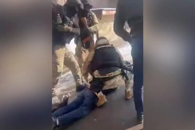 Проломил стену и обокрал ломбард на 40 млн тенге: спецоперация по задержанию вора прошла в Алматы