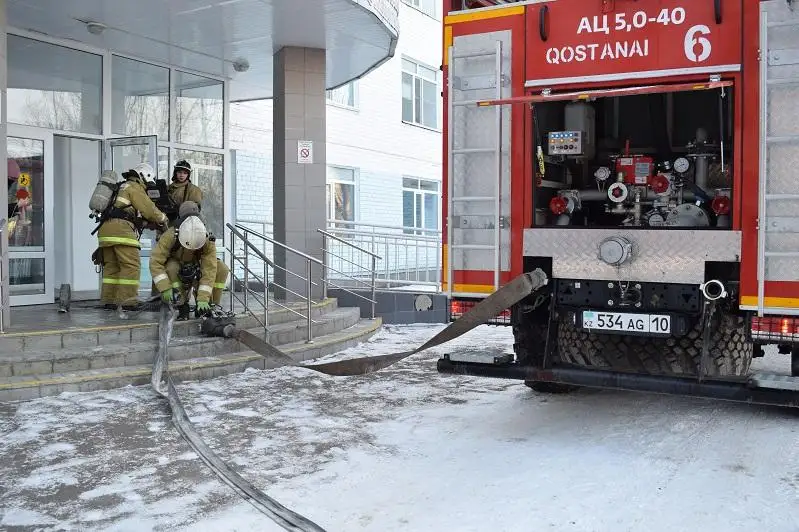 Костанайские пожарные «спасали» больных в тубдиспансере