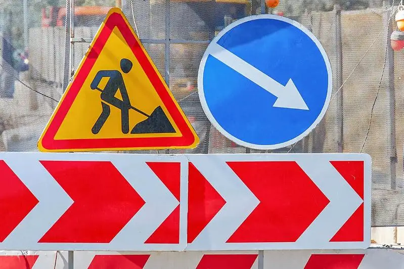 В Нур-Султане по ул. Ш. Валиханова проводятся ремонтные работы
