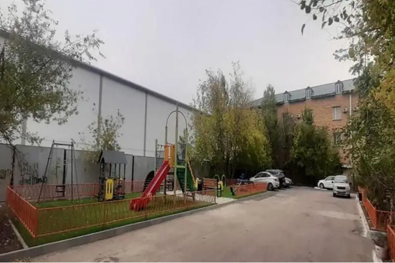 Elordanyń Baıqońyr aýdanynda 86 aýla abattandyrylady