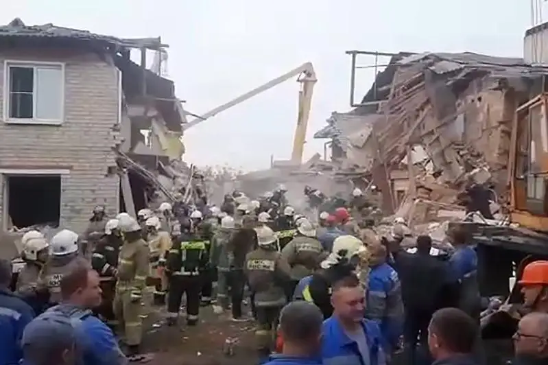 Взрыв газа в Ельце: Третьего погибшего извлекли из-под завалов