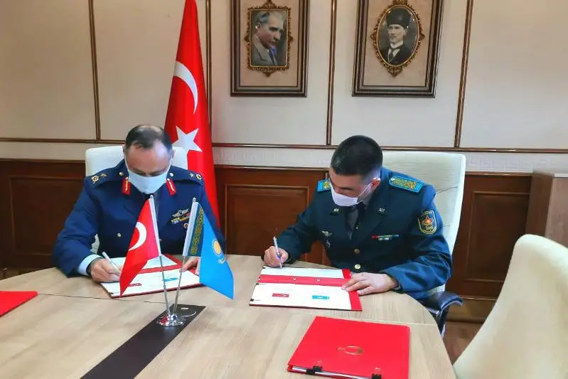 Казахстан и Турция подписали план военного сотрудничества