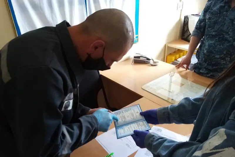 Осужденный на 14 лет женился в акмолинской колонии