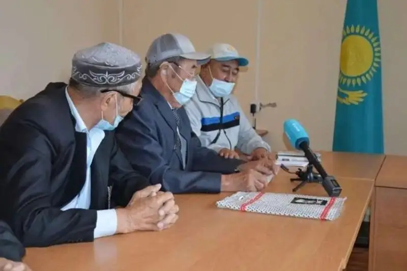 Жители Семея попросили акима построить пешеходной мост к новой мечети