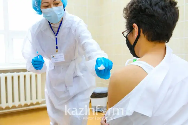 Зачем подросткам нужно вакцинироваться от коронавируса, объяснила санврач Нур-Султана