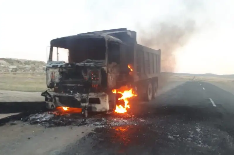 Два автомобиля загорелись на ходу в ВКО