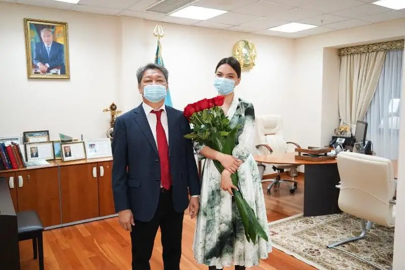 Рухия Байдукенова стала солисткой «Қазақконцерта»